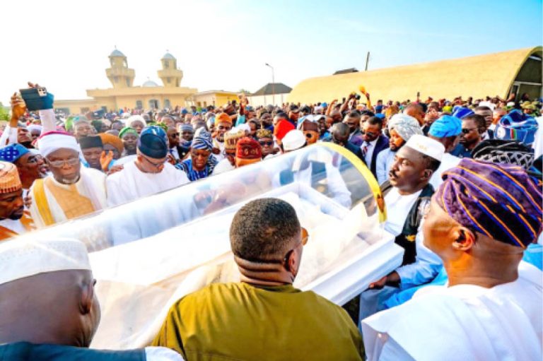 Soldiers Prevent Traditionalists from Interrupting Oba Adetona’s Muslim Funeral Rites