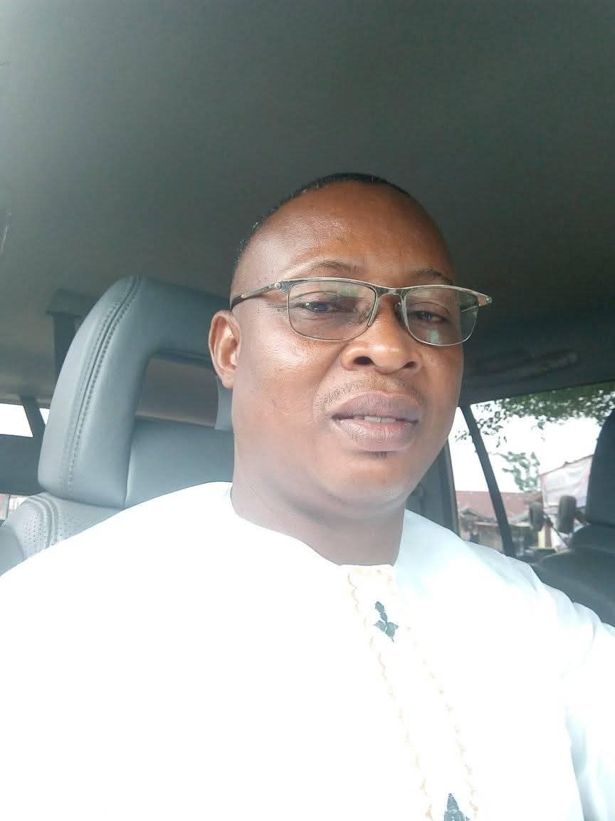 Obala-Utchi Community Hails Ndokwa East Chairman for Delivering Pontoon Project