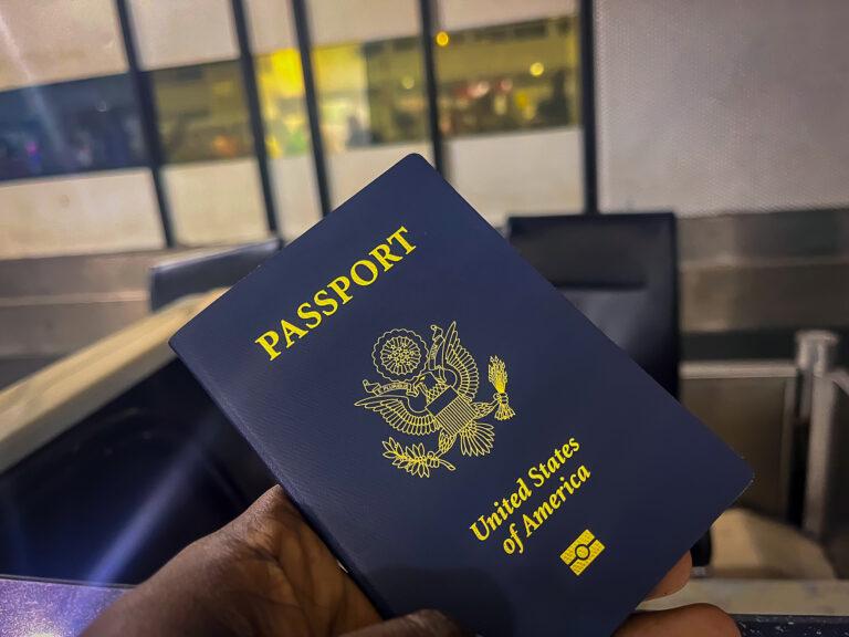 US Warns Dual Citizens Against Using Foreign Passports for Trips
