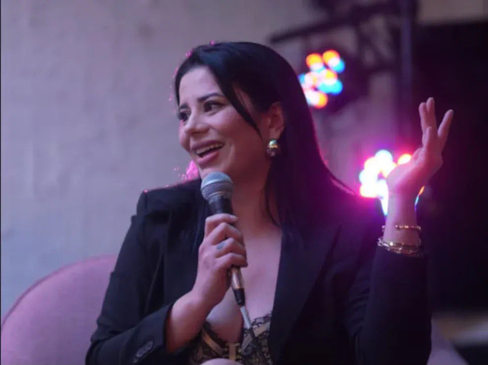 Former Adult Film Actress takes Oath of Office as Colombian Lawmaker