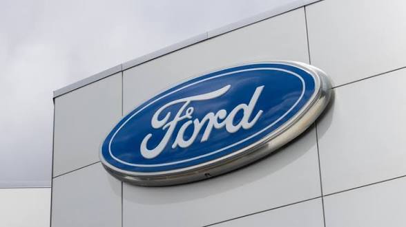 The Great AI Reversal: Why Ford, IBM, Klarna, Others Are Hiring Humans Again