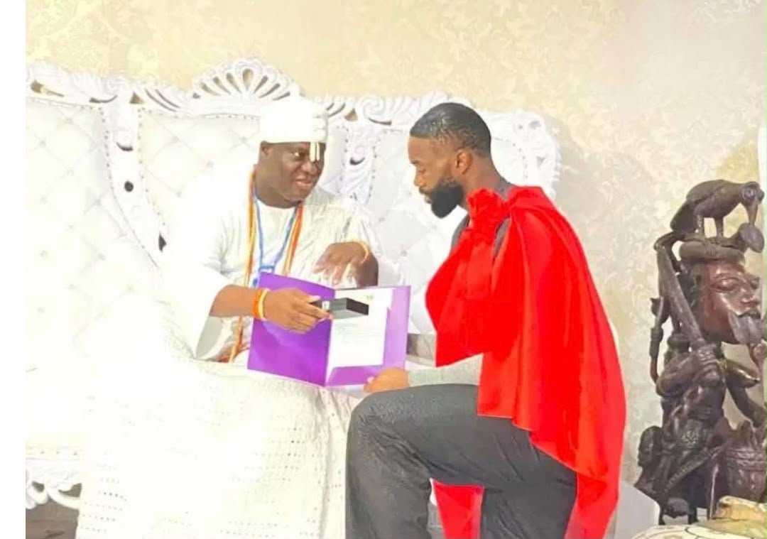 Ooni Bestows Ancestral Name on Boston Celtics Star Jaylen Brown During Historic Palace Visit Ooni Bestows Ancestral Name on Boston Celtics Star Jaylen Brown During Historic Palace Visit