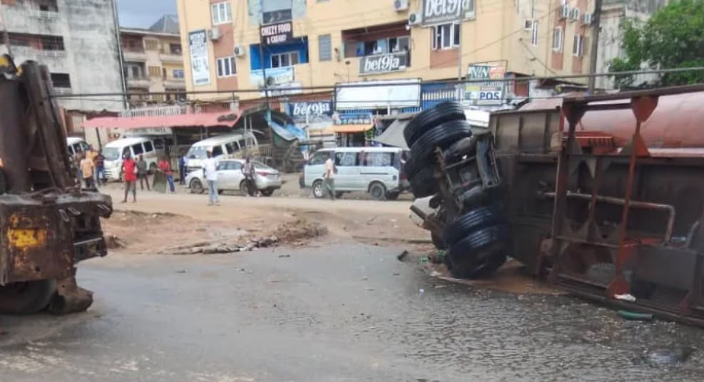Firefighters Contain Fuel Tanker Accident in Anambra