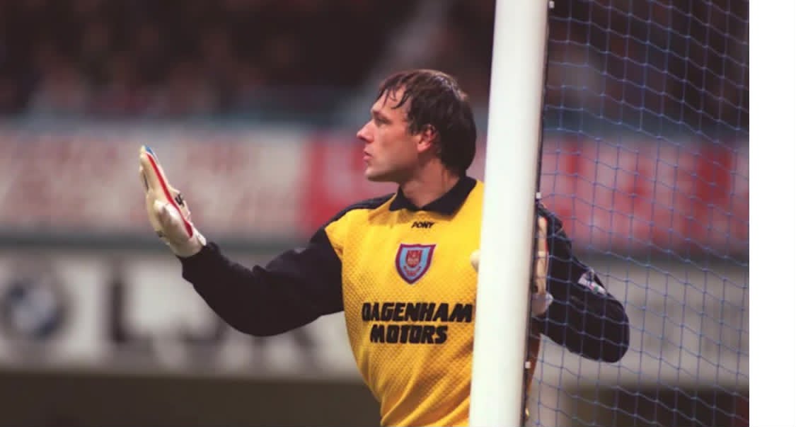 Former Czech Goalkeeper Miklosko Passes Away Aged 64