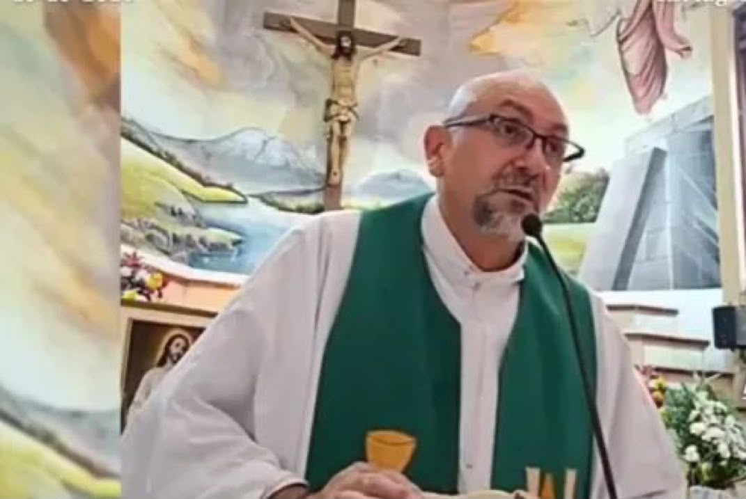 Catholic Priest Dies as Heavy Crucifix Falls on him at Mass
