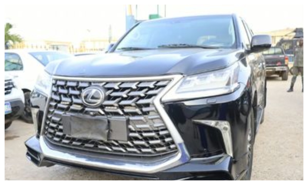 Police Arrest Suspect Over Alleged Unauthorised use of ‘Presidency’ Number Plate in Abuja Police Arrest Suspect Over Alleged Unauthorised use of ‘Presidency’ Number Plate in Abuja